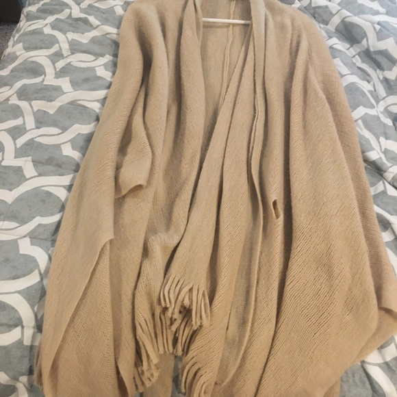 Beige Shaw - Picture 3 of 3